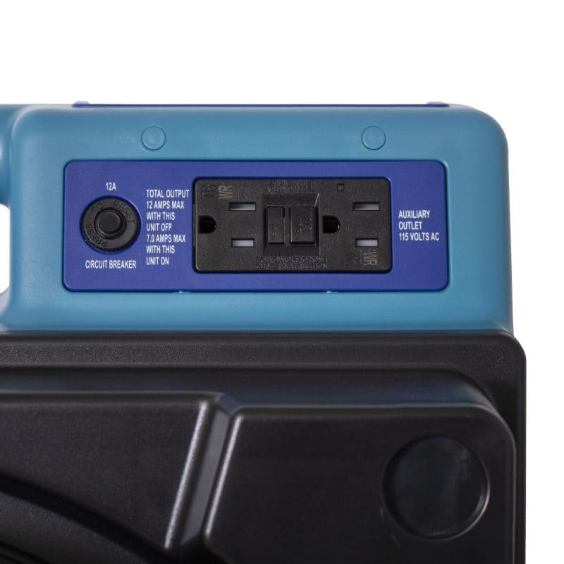 X-4700AM daisy chain compatible, with additional power outlets on white background