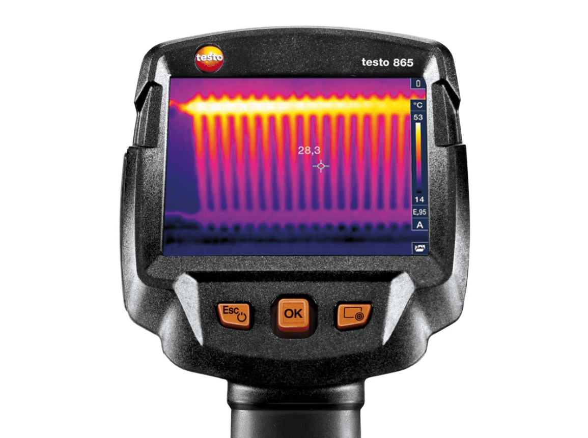 testo 865s Thermal imaging device with a colorful display on a white background