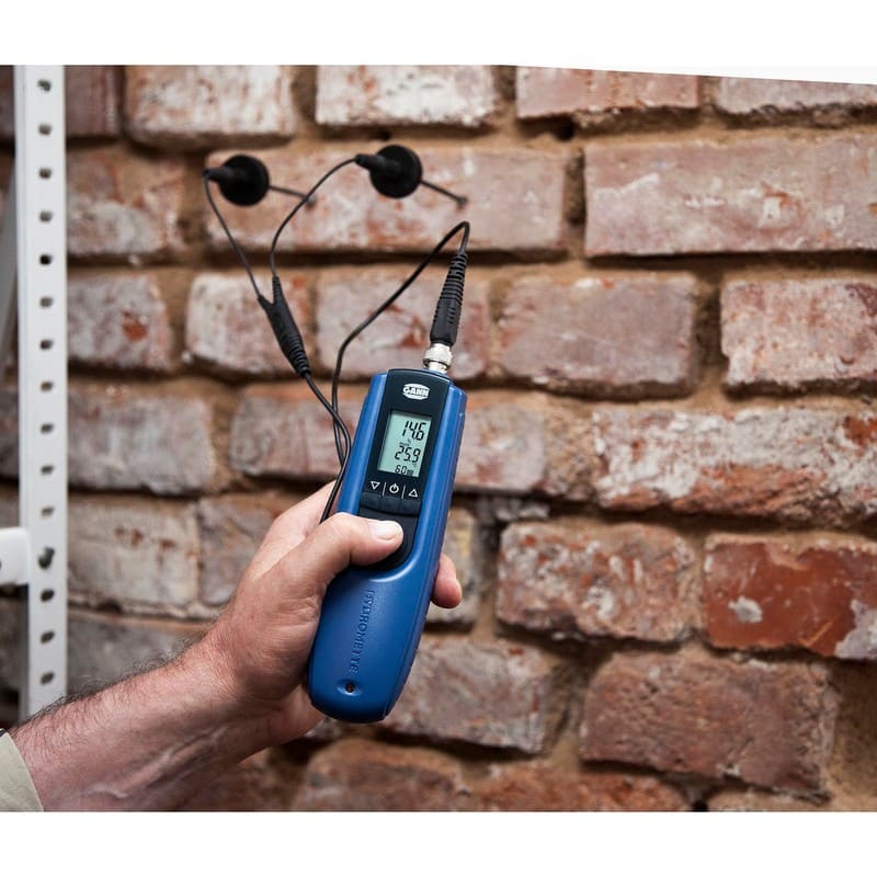 Hydromette_BL e in use in checking moisture on the walls
